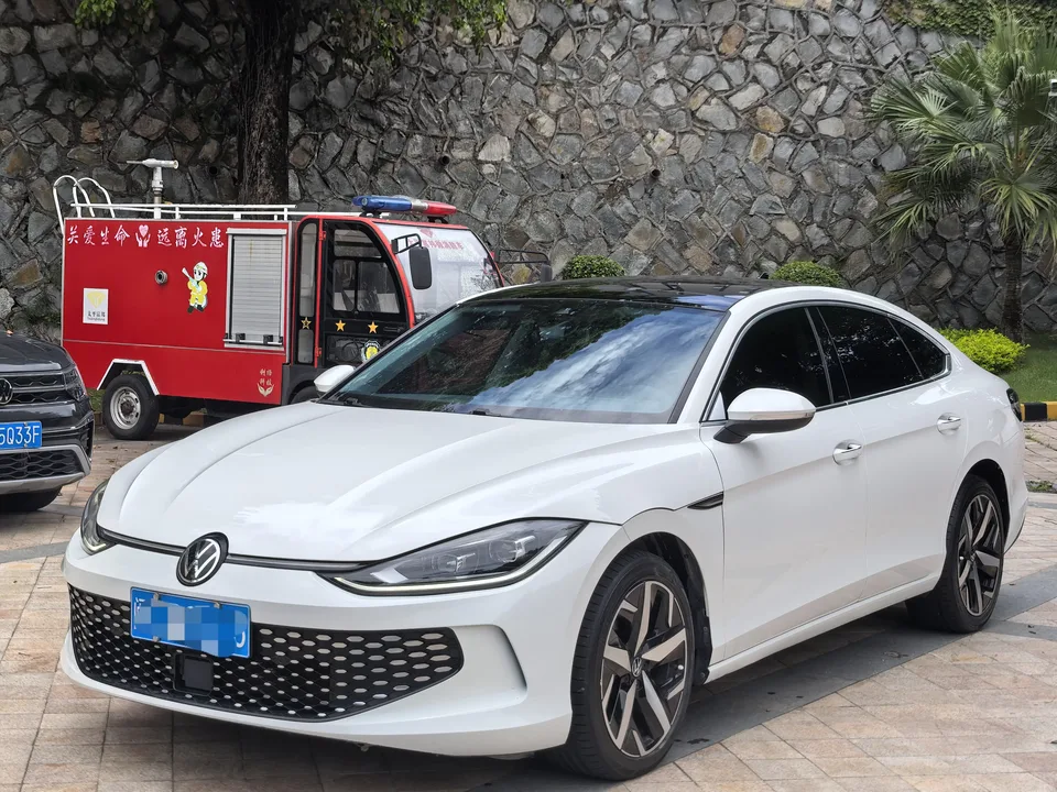 Volkswagen Lamando Lingdu 2022 Lingdu L 280TSI DSG Cool Edition 2022 — photo 1, buy with delivery to Moscow