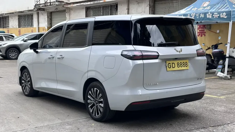 Wuling Starlight 730 EV Starlight 730 EV 2025 500km Luxury 2025 — thumbnail 2