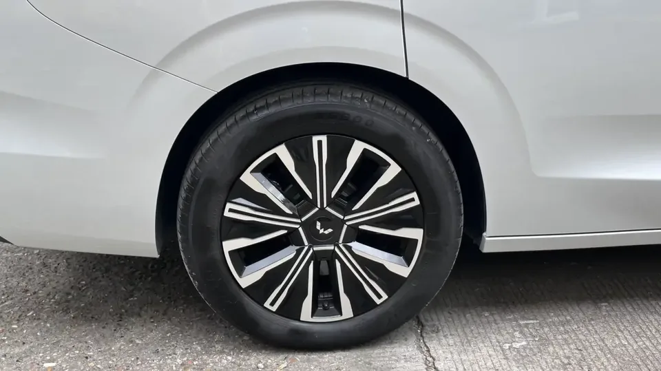 Wuling Starlight 730 EV Starlight 730 EV 2025 500km Luxury 2025 — thumbnail 4
