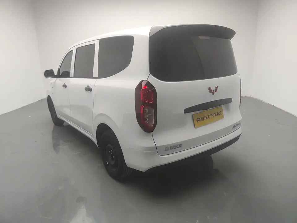 Wuling Hongguang pure electric version Wuling Hongguang pure electric version 2024 300KM Standard 2026 — thumbnail 4