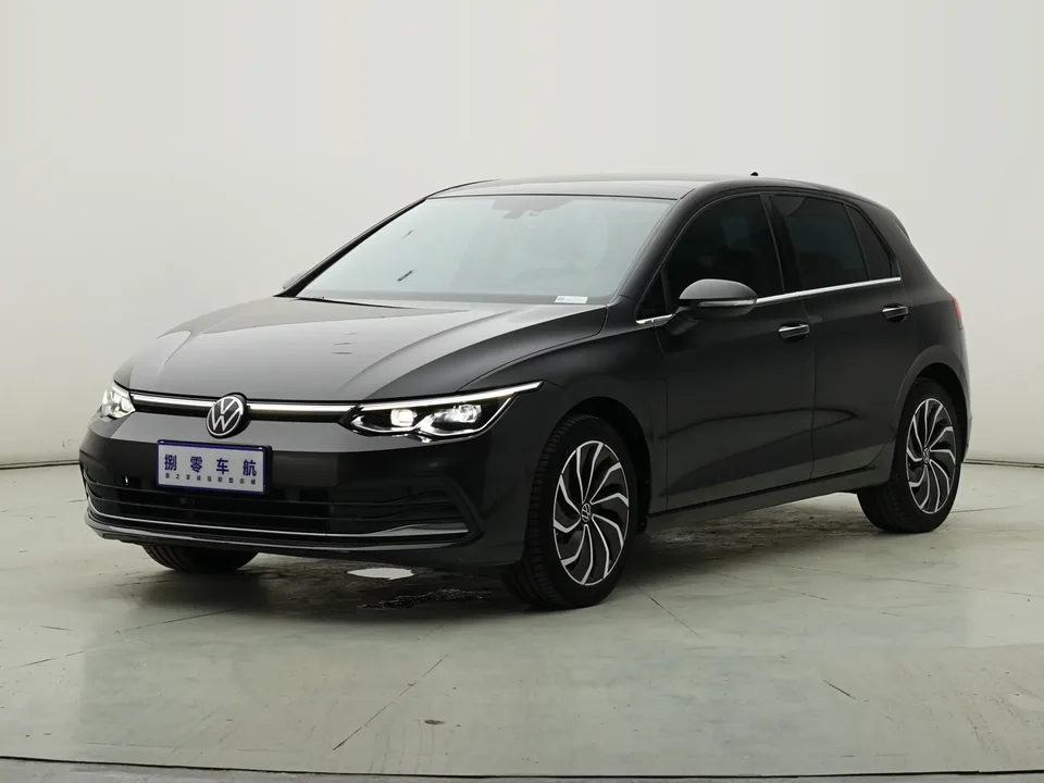 Volkswagen Golf golf 2023 280TSI DSG Pro 2023 — photo 1, buy with delivery to Moscow