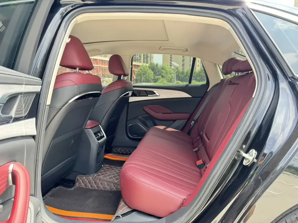 Hongqi H5 Hongqi H5 2025 1.5T DCT Flagship Edition 2025 — thumbnail 3