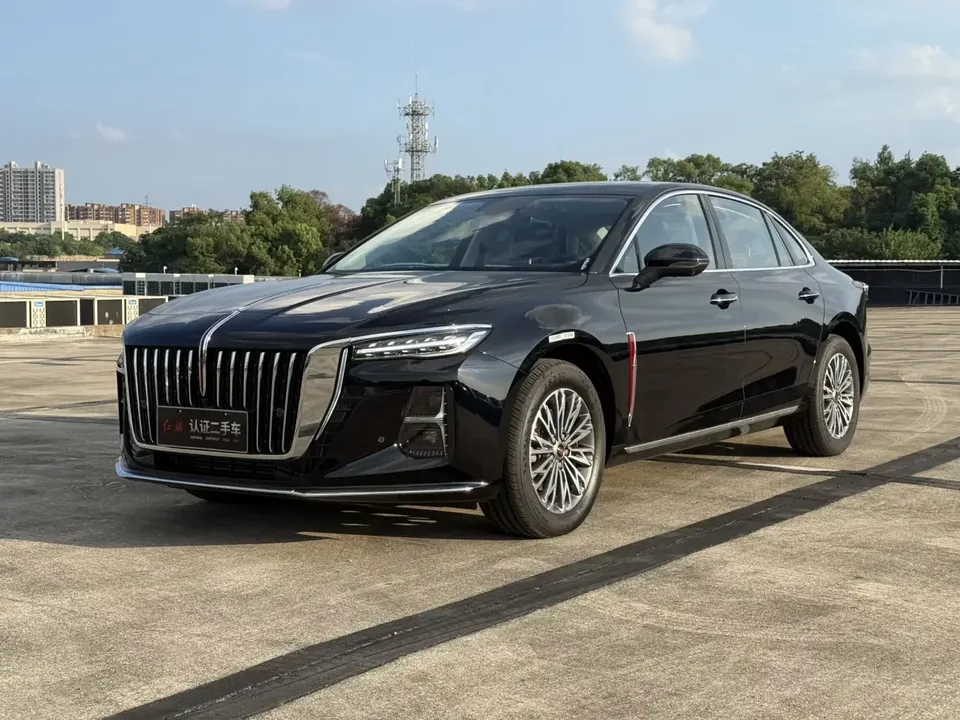 Hongqi H5 Hongqi H5 2025 1.5T DCT Flagship Edition 2025 — photo 1, buy with delivery to Moscow