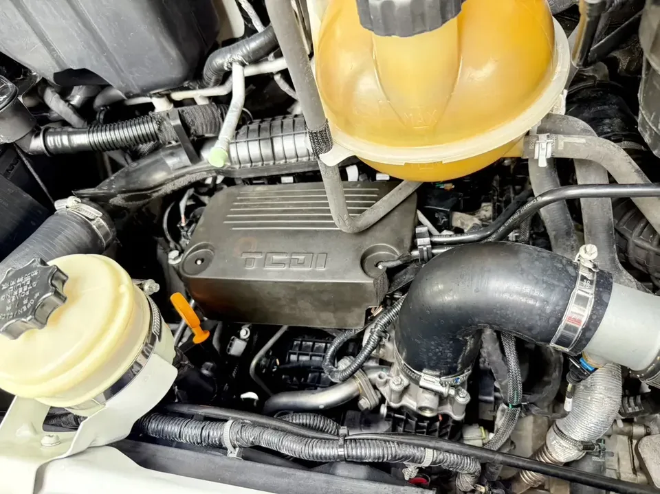 Datong Xintu V80 Xintu V80 2023 2.0T Manual Classic Aoyuntong Long Axis Mid-Top 6-9 Seaters 2023 — thumbnail 3