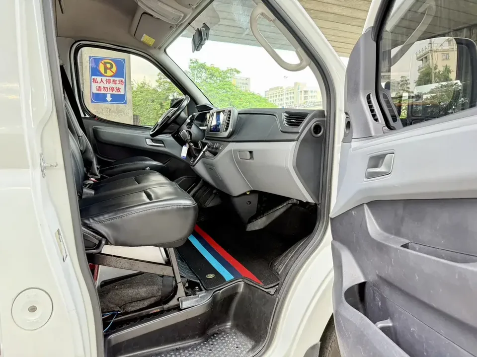 Datong Xintu V80 Xintu V80 2023 2.0T Manual Classic Aoyuntong Long Axis Mid-Top 6-9 Seaters 2023 — thumbnail 4
