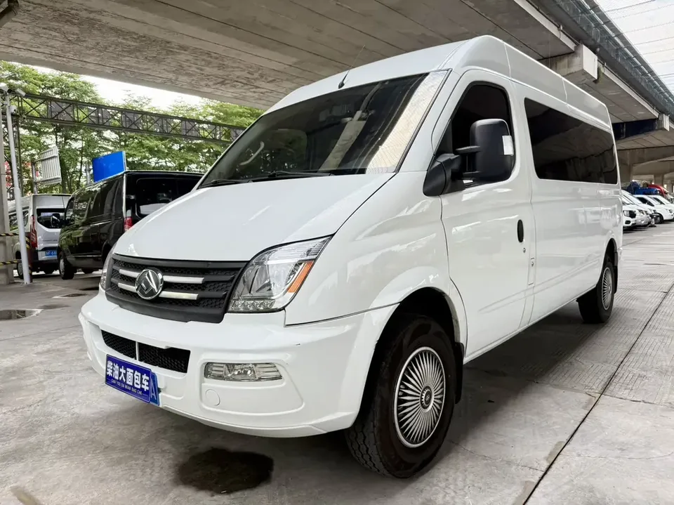 Datong Xintu V80 Xintu V80 2023 2.0T Manual Classic Aoyuntong Long Axis Mid-Top 6-9 Seaters 2023 — photo 1, buy with delivery to Moscow