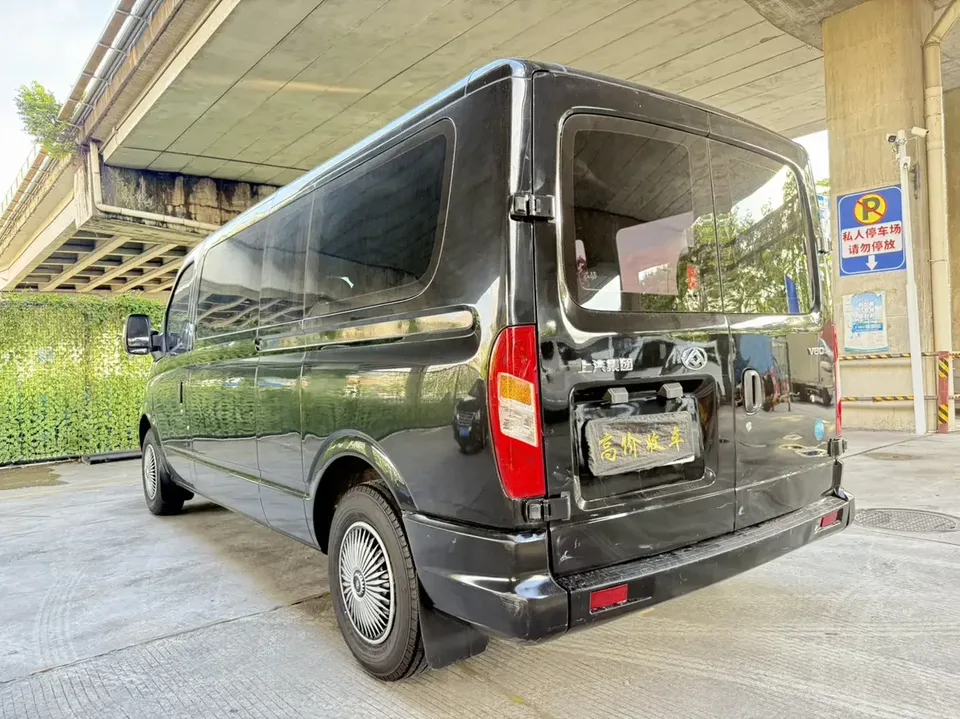 Datong Xintu V80 Xintu V80 2023 2.0T Manual Classic Aoyuntong Long Axis Ultra Low Top 6-9 Seaters 2023 — thumbnail 2