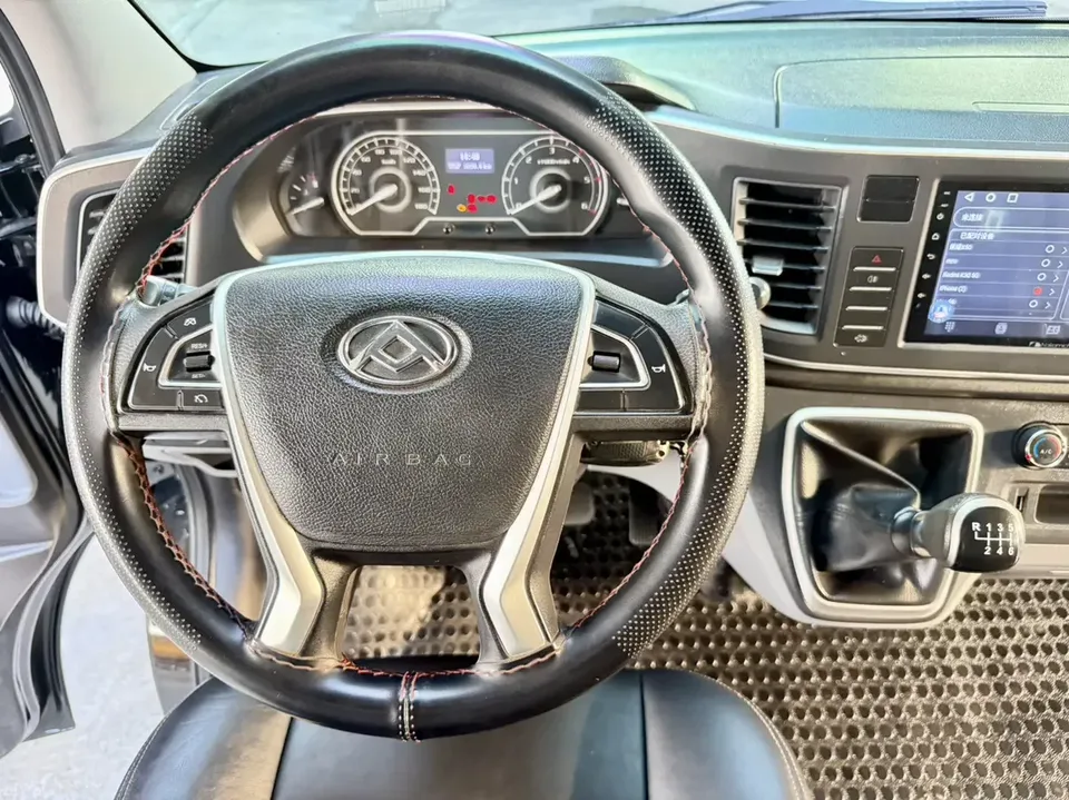 Datong Xintu V80 Xintu V80 2023 2.0T Manual Classic Aoyuntong Long Axis Ultra Low Top 6-9 Seaters 2023 — thumbnail 5