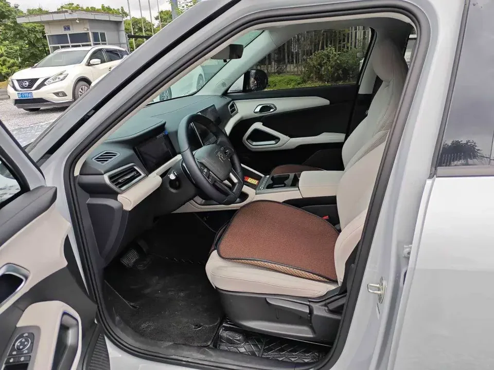 BYD Yuan Up Yuan UP 2025 Smart Driving Edition 401KM Vitality Edition 2026 — thumbnail 3