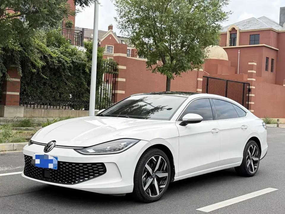 Volkswagen Lamando Lingdu 2022 Lingdu L 280TSI DSG Hot Edition 2022 — photo 1, buy with delivery to Moscow
