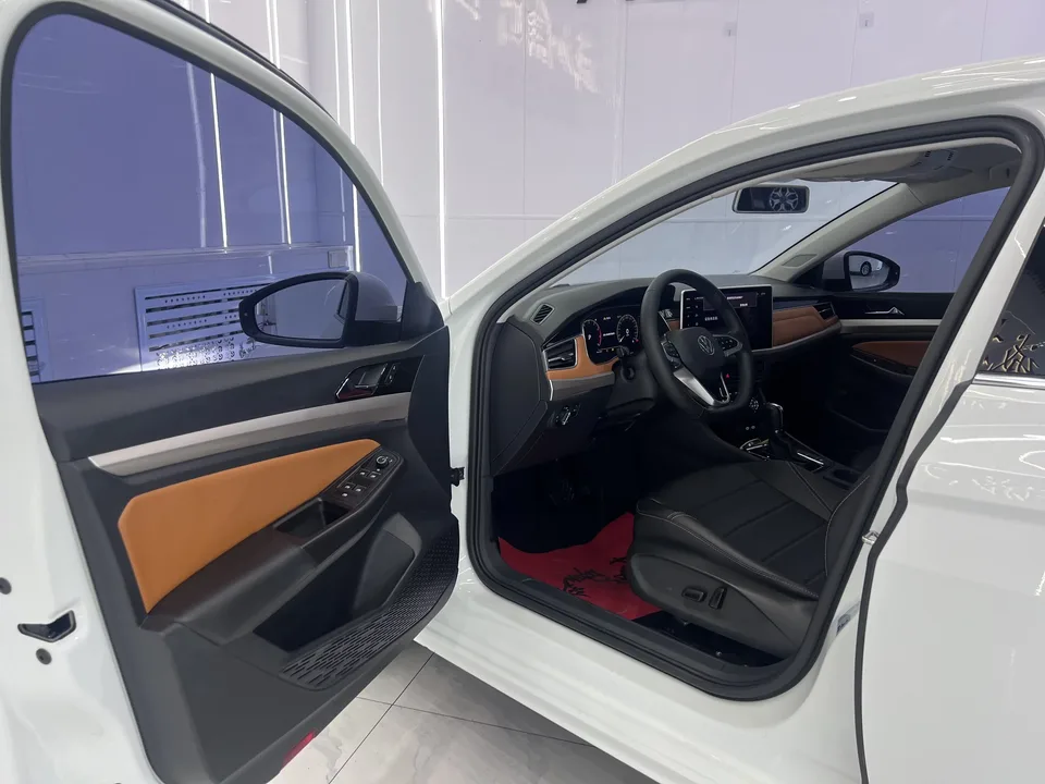 Volkswagen Bora Bora 2023 200TSI DSG Joy Travel PRO Edition 2023 — thumbnail 5