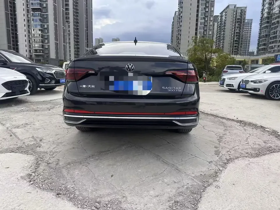 Volkswagen Sagitar Sagitar 2024 300TSI DSG Flying Edition 2024 — thumbnail 2
