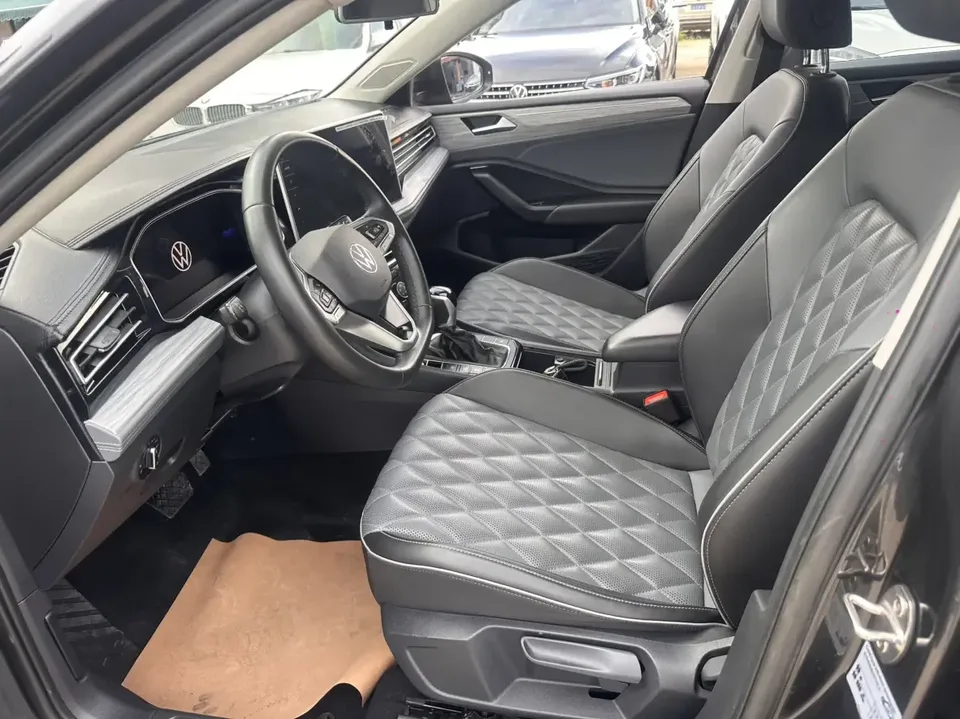 Volkswagen Sagitar Sagitar 2024 300TSI DSG Flying Edition 2024 — thumbnail 4