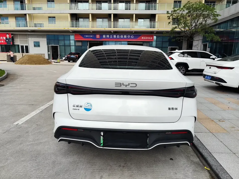 BYD Seal 06DM Seal 06DM 2024 DM-i 80KM Deluxe 2024 — thumbnail 4
