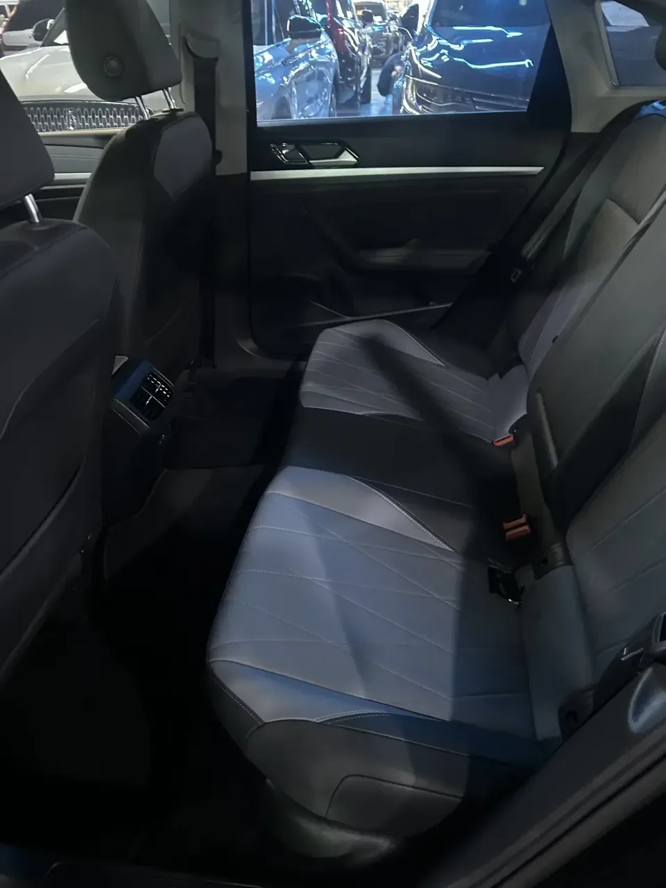 Volkswagen Lavida Lavida 2024 1.5L Automatic Starry Sky 5 Million Edition 2024 — thumbnail 4