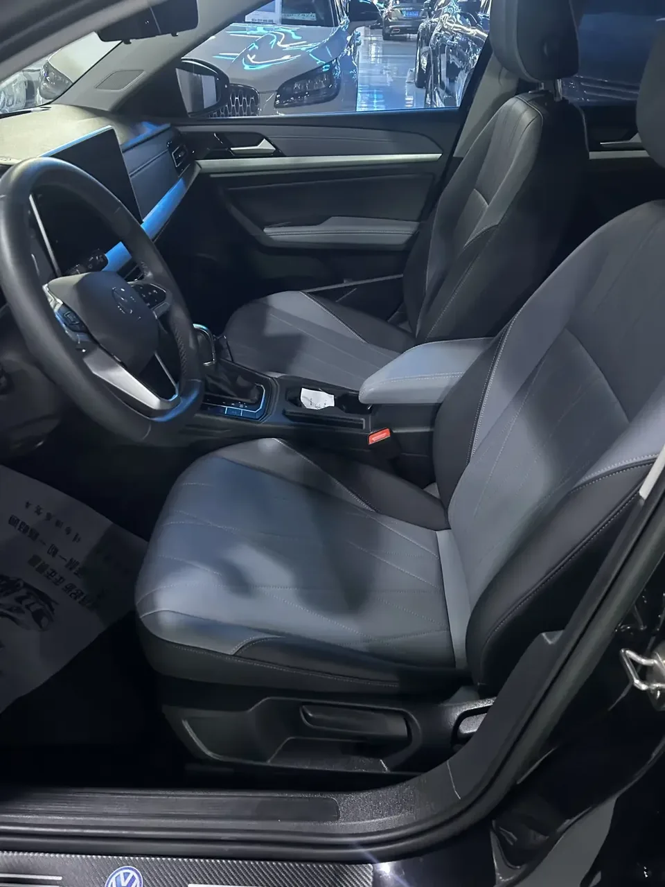 Volkswagen Lavida Lavida 2024 1.5L Automatic Starry Sky 5 Million Edition 2024 — thumbnail 5