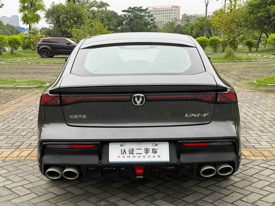 Changan UNI-V Changan UNI-V 2023 1.5T Sports Edition 2023 — миниатюра 2