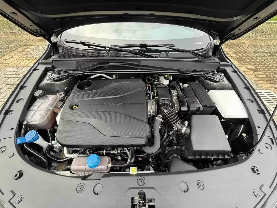 Changan UNI-V Changan UNI-V 2023 1.5T Sports Edition 2023 — миниатюра 3