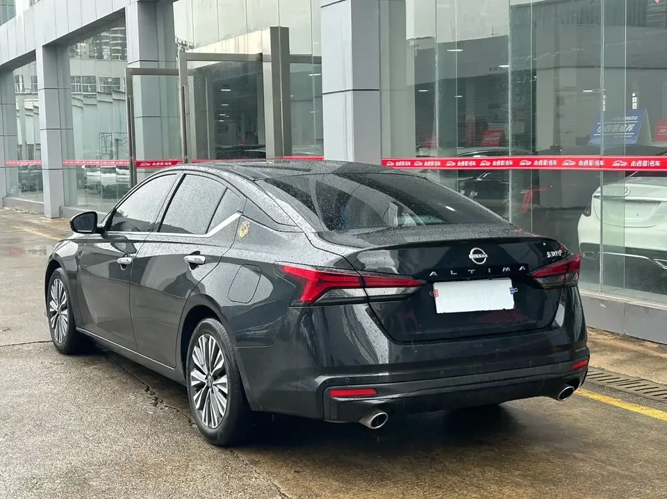 Nissan Altima Sound of nature 2022 2.0L XL-TLS Enjoy Edition 2025 — thumbnail 4