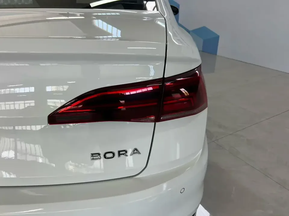 Volkswagen Bora Bora 2021 1.5L Automatic Fashion Smart Edition 2022 — thumbnail 2
