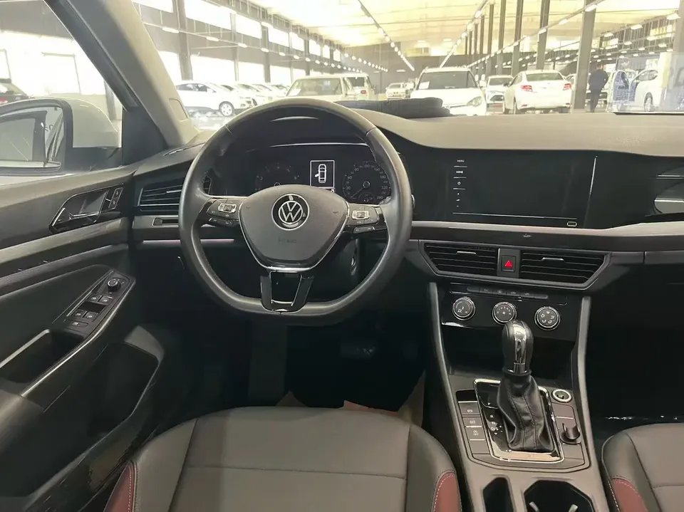 Volkswagen Bora Bora 2021 1.5L Automatic Fashion Smart Edition 2022 — thumbnail 4