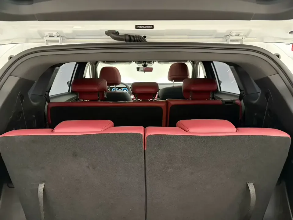 Jetour Jietu X70 PLUS Jietu X70 PLUS 2025 Champion Edition 1.5T DCT Champion PRO 7 Seaters 2025 — thumbnail 3