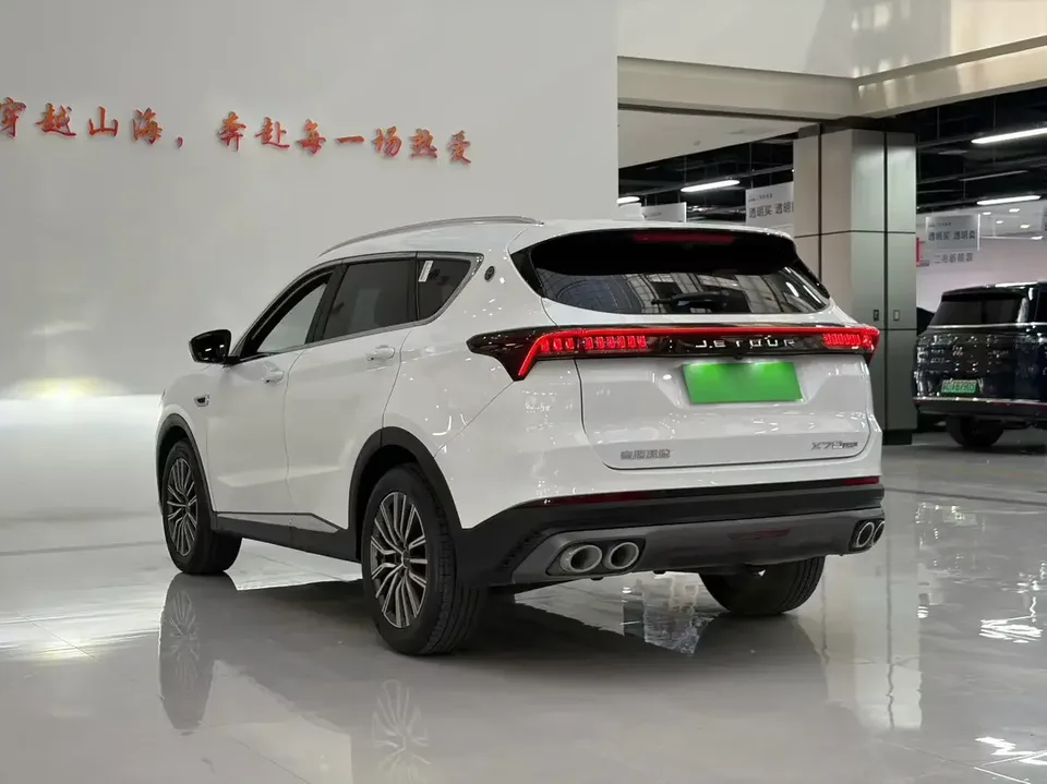 Jetour Jietu X70 PLUS Jietu X70 PLUS 2025 Champion Edition 1.5T DCT Champion PRO 7 Seaters 2025 — thumbnail 4