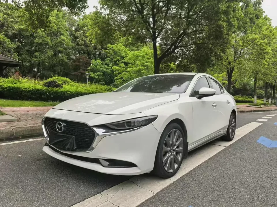 Mazda Axela Mazda3 Angkesela 2021 2.0L Automatic Quality Edition 2022 — фото 1, купить с доставкой в Москву