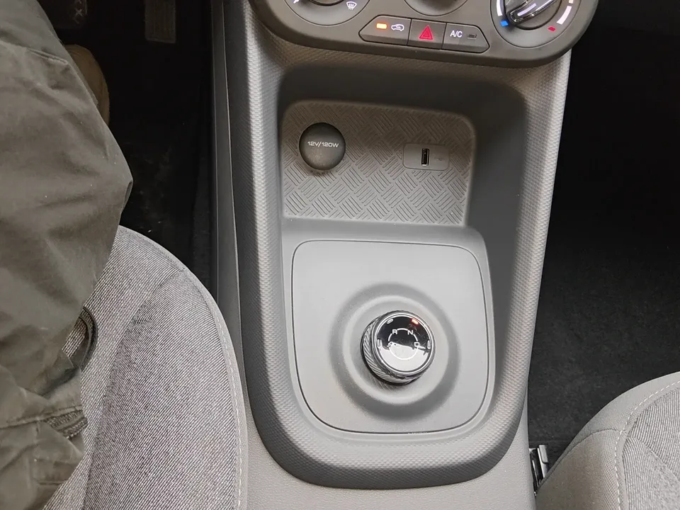 Wuling Hongguang pure electric version Wuling Hongguang pure electric version 2024 300KM Standard 2026 — thumbnail 3