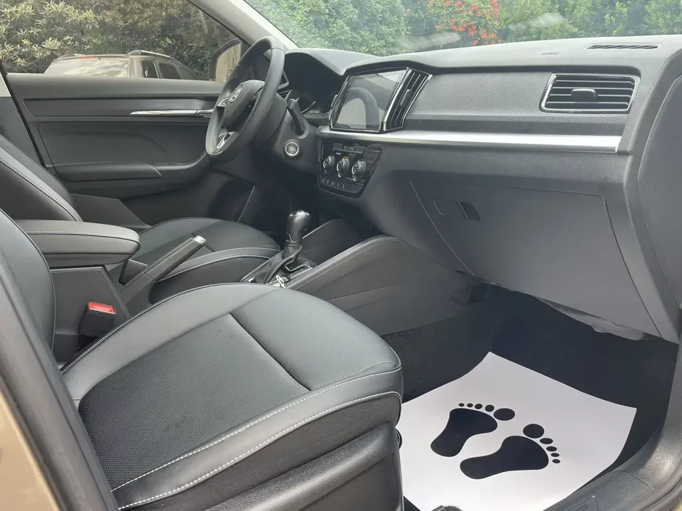 Skoda Comek Comek 2023 Modified 1.5L Automatic Comfort Edition 2023 — thumbnail 5