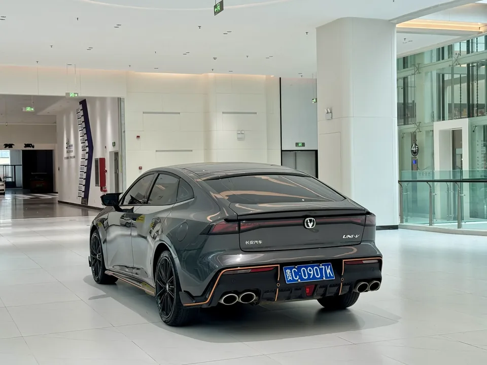 Changan UNI-V Changan UNI-V 2023 1.5T Sports Edition 2023 — thumbnail 2