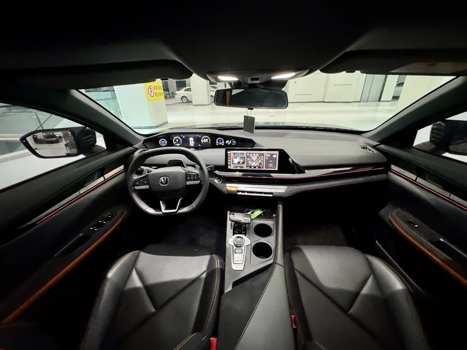 Changan UNI-V Changan UNI-V 2023 1.5T Sports Edition 2023 — thumbnail 3