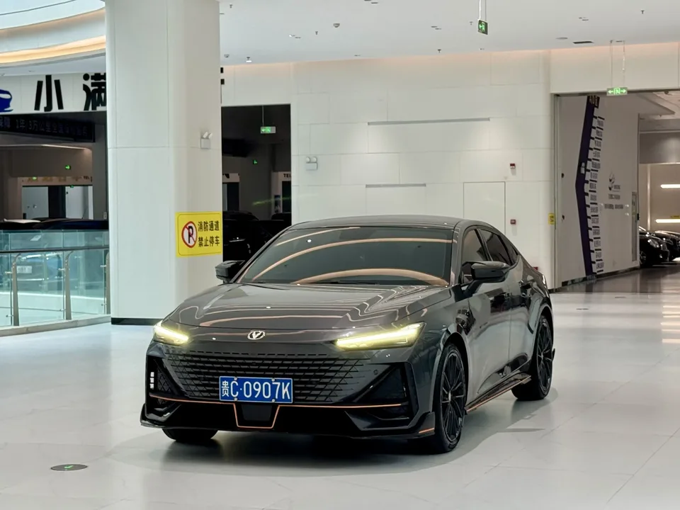 Changan UNI-V Changan UNI-V 2023 1.5T Sports Edition 2023 — photo 1, buy with delivery to Moscow