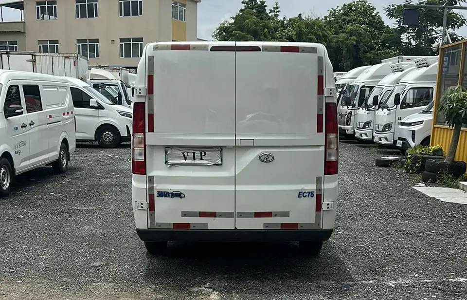 Ruichi EC75 Rich EC75 2024 Freight Intelligent Driving Edition-Pioneer II 41.86kWh 2025 — thumbnail 2