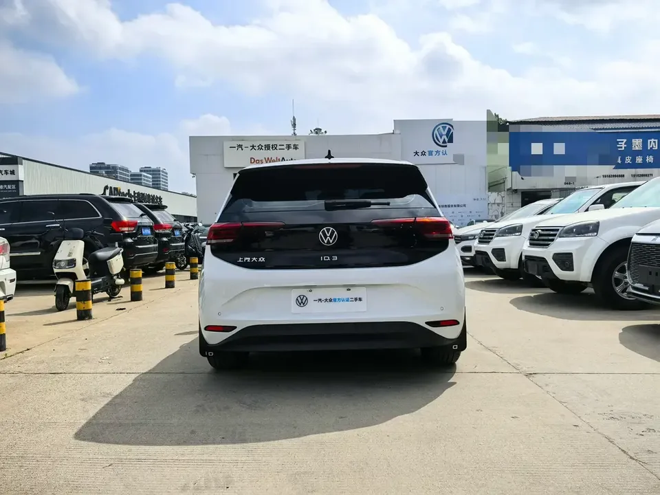 Volkswagen ID.3 Volkswagen ID.3 2025 Smart Model 2024 — thumbnail 2