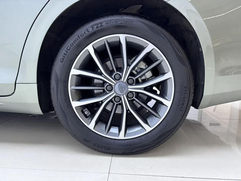 Geely Preface Xing Rui 2023 1.5T Fuyao Edition 2024 — thumbnail 3