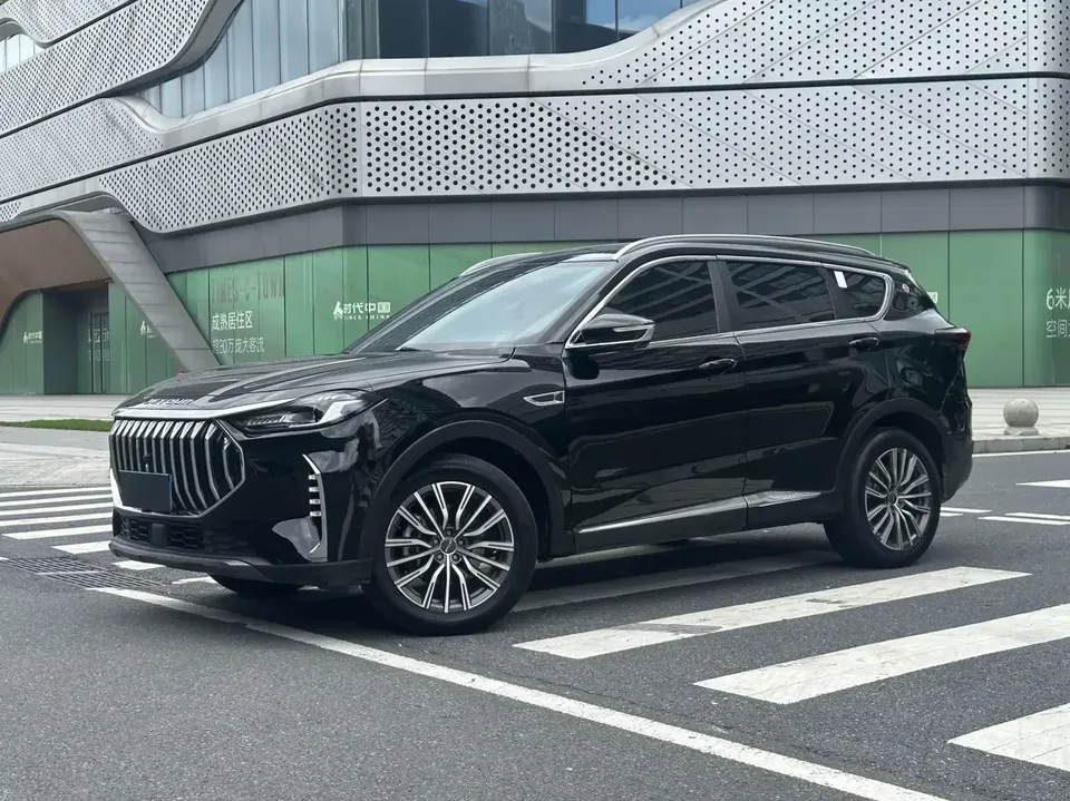 Jetour Jietu X70 PLUS Jietu X70 PLUS 2023 1.5T DCT Brave PLUS 5-seater 2023 — photo 1, buy with delivery to Moscow