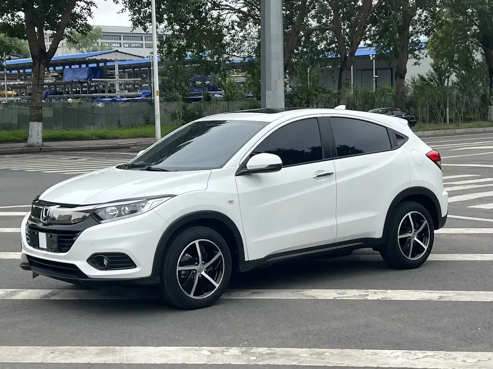 Honda VEZEL Binzhi 2022 1.5L CVT Phantom Night Pioneer Edition 2022 — photo 1, buy with delivery to Moscow