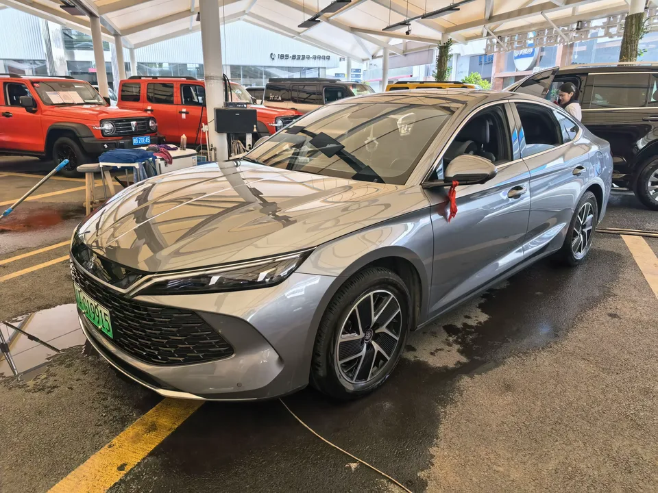 BYD Qin L DM Qin L DM 2024 DM-i 120KM Leading Type 2024 — photo 1, buy with delivery to Moscow