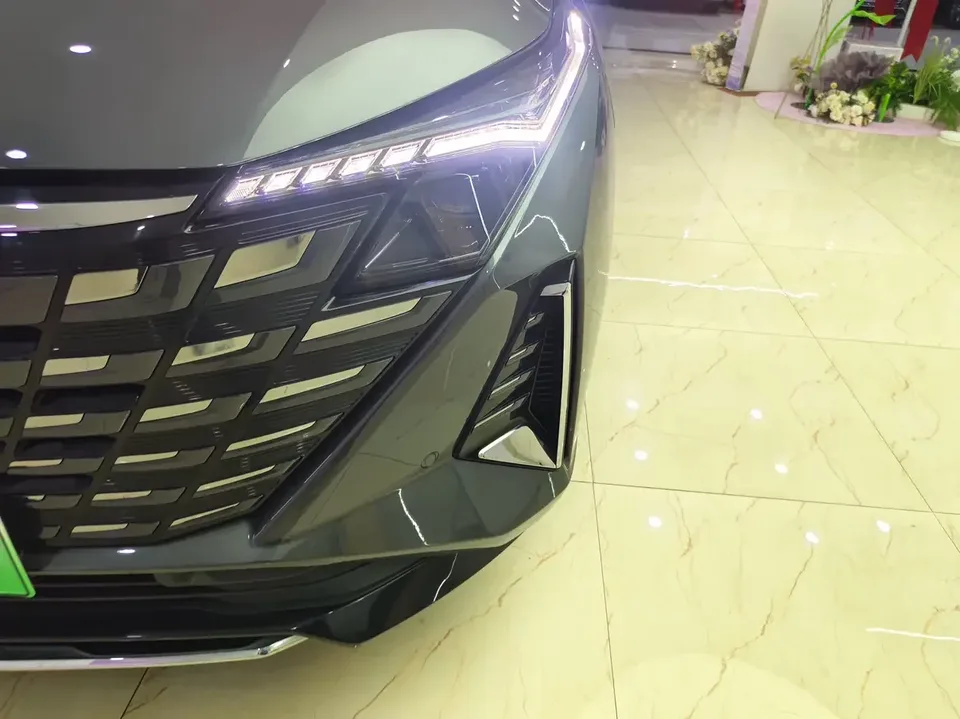 Changan UNI-Z PHEV Changan UNI-Z PHEV 2024 Blue Whale iDD 125KM Excellence 2024 — миниатюра 3
