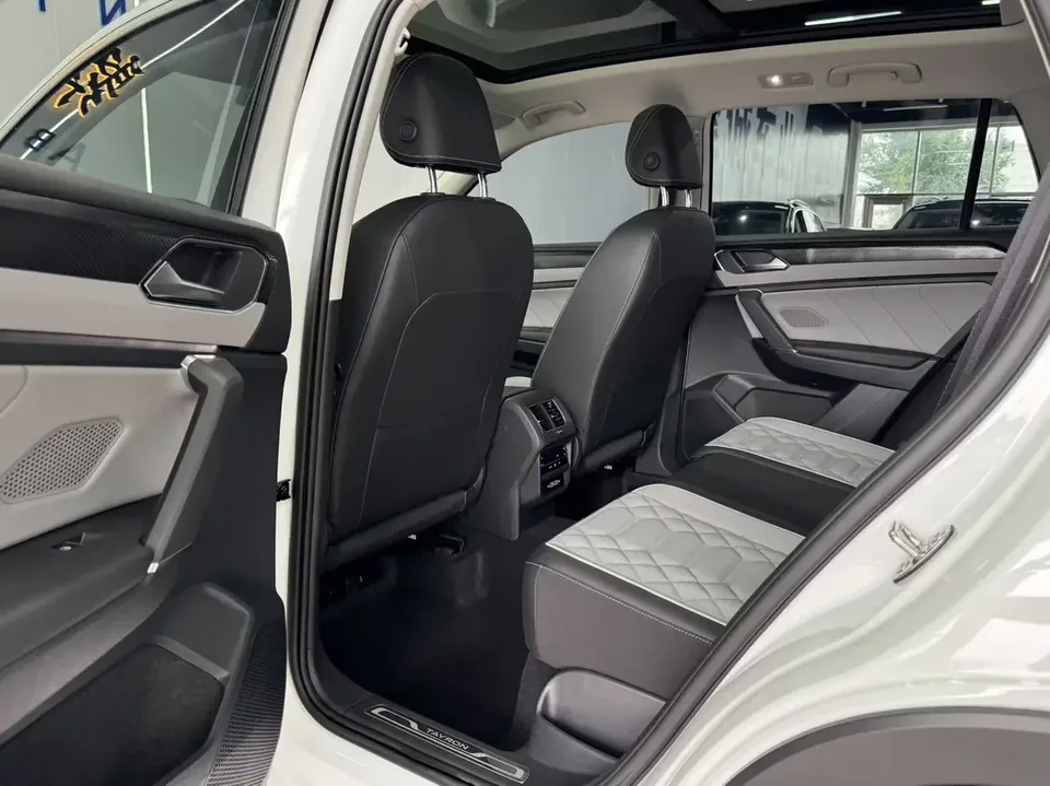 Volkswagen Tayron Tanyue 2023 280TSI 2WD Luxury Plus Advanced Edition 2023 — thumbnail 3