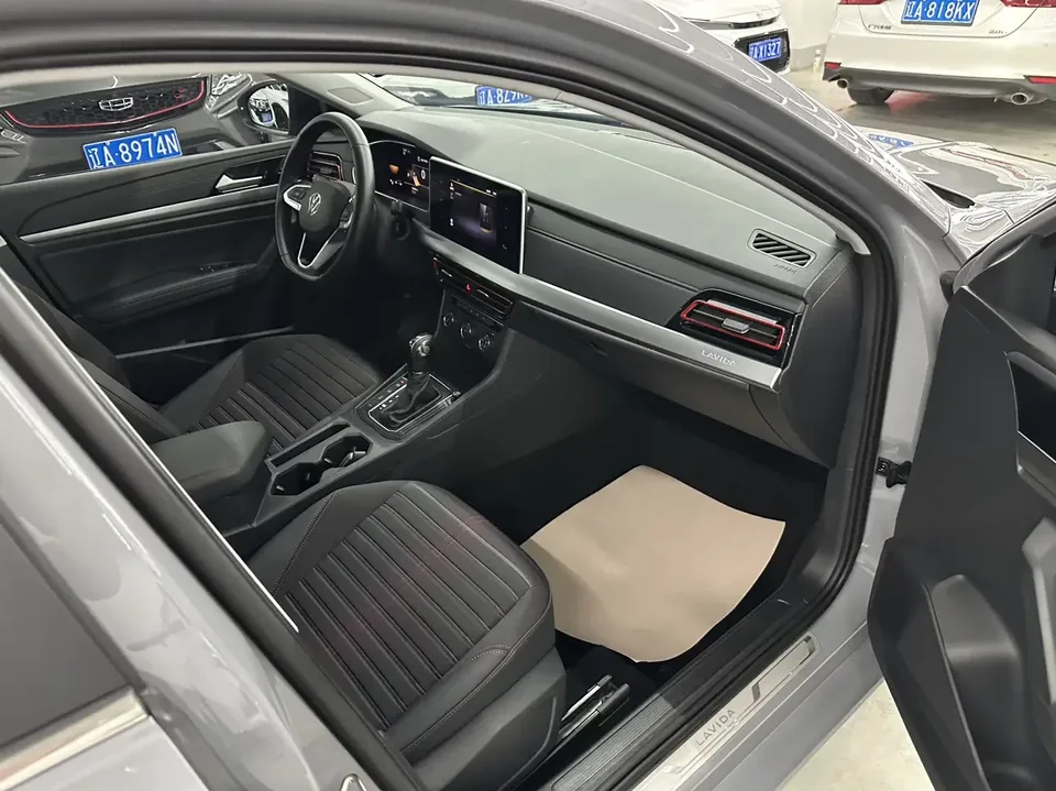 Volkswagen Lavida Lavida 2023 280TSI DSG Starry Sky Edition 2023 — thumbnail 4