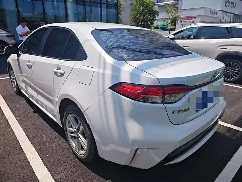 Toyota Levin Lei Ling 2022 185T CVT Deluxe Edition 2022 — thumbnail 4