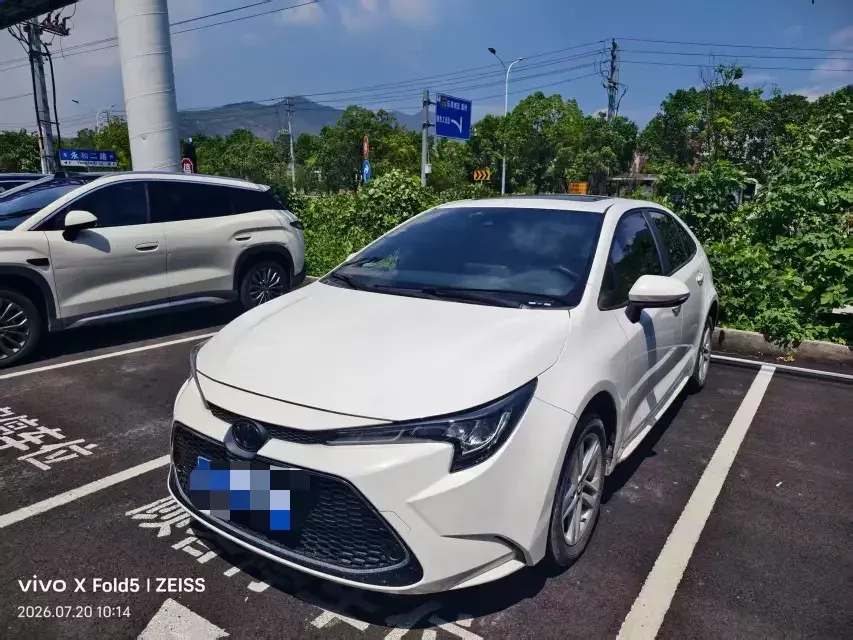 Toyota Levin Lei Ling 2022 185T CVT Deluxe Edition 2022 — photo 1, buy with delivery to Moscow