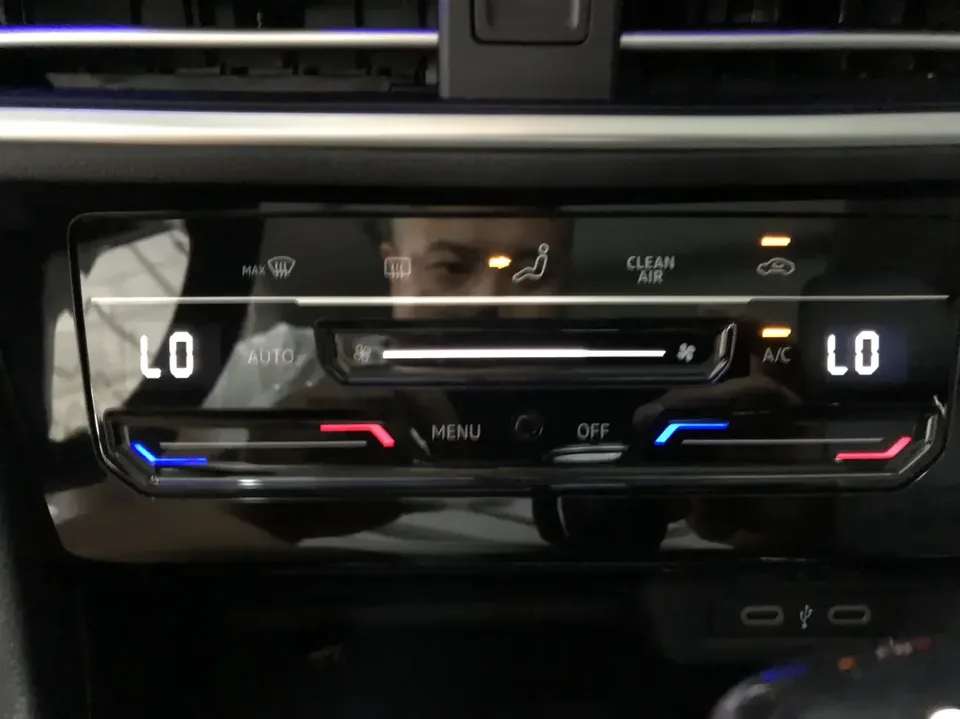 Volkswagen Sagitar Sagitar 2023 280TSI DSG Beyond Edition 2022 — thumbnail 3