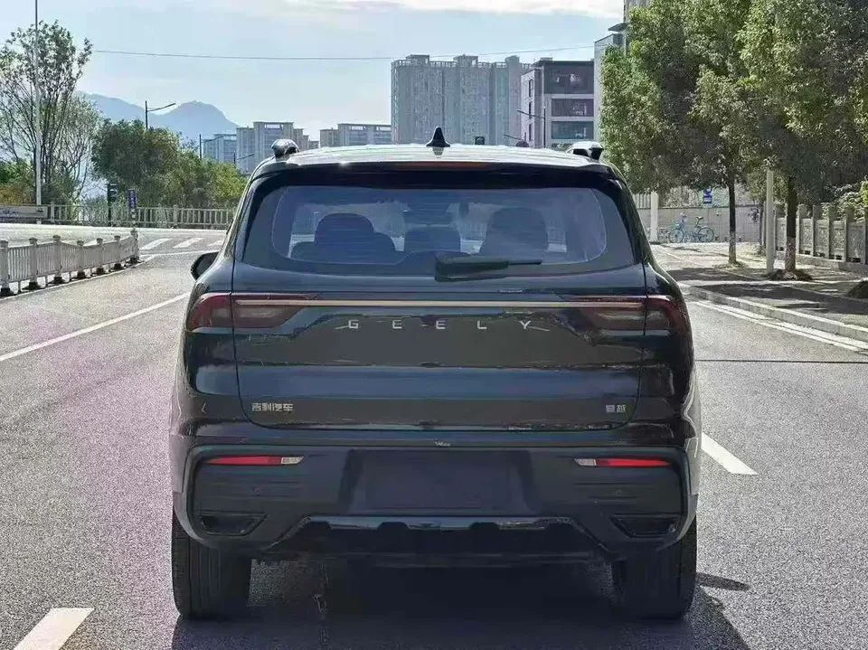 Geely Okavango Haoyue 2022 1.8TD DCT 2022 — миниатюра 2