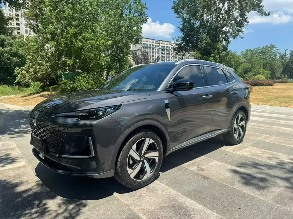 Changan CS55 Plus Changan CS55 PLUS 2024 The third generation 1.5T DCT premium model 2025 — photo 1, buy with delivery to Moscow