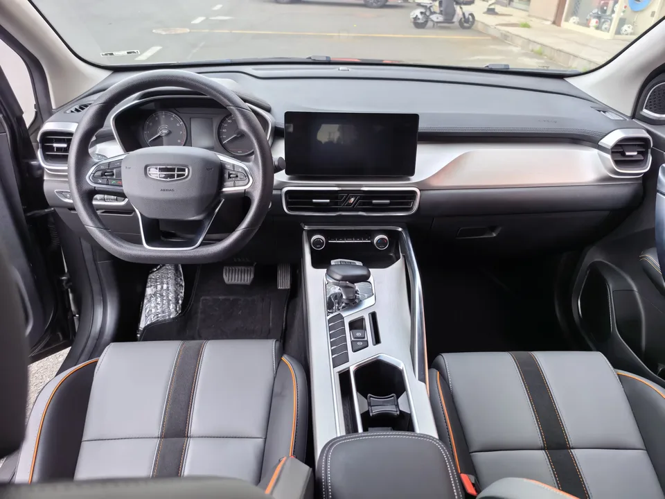 Geely Coolray SX11 Binyue 2023 1.5T DCT Platinum Edition 2024 — thumbnail 2