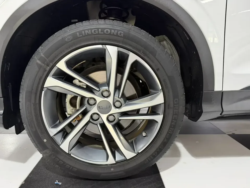 Geely Coolray SX11 Binyue 2021 240T DCT Diamond Edition 2022 — thumbnail 3