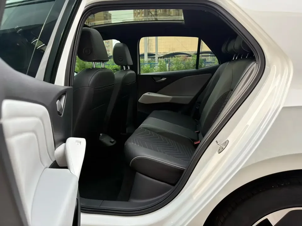 Volkswagen ID.3 Volkswagen ID.3 2025 Smart Model 2024 — thumbnail 3